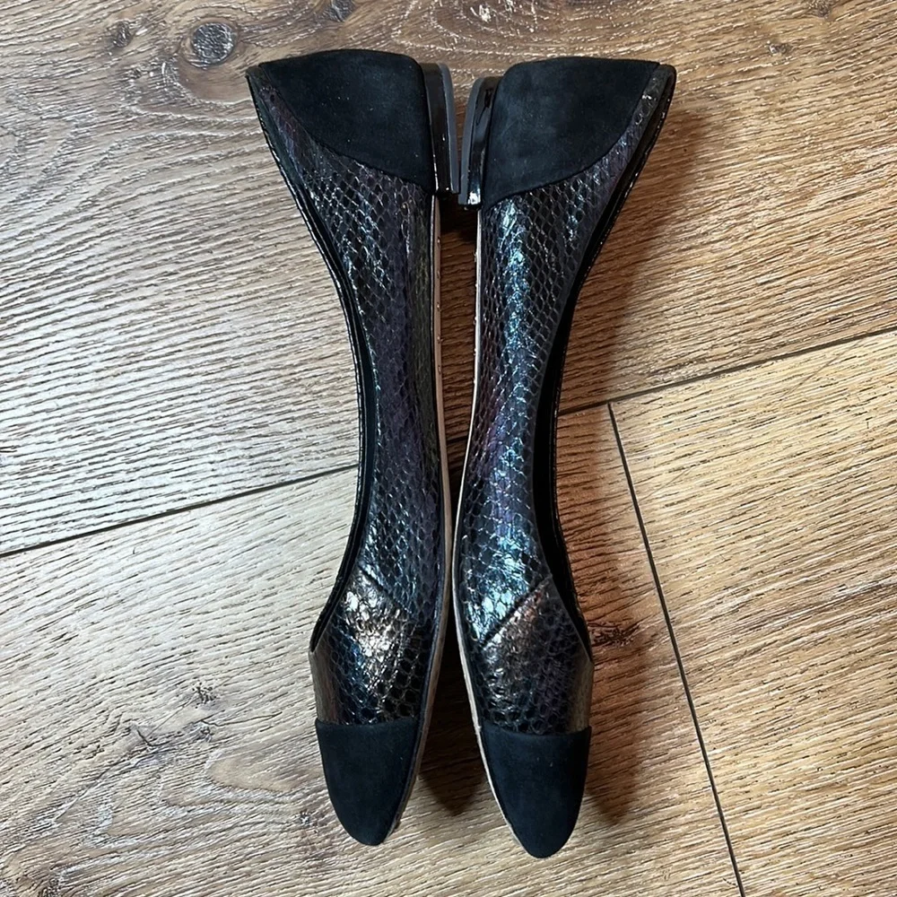 B Brian Atwood Black Suede & Iridescent Snake Print Flats Size 9 1/2 - Picture 2 of 6